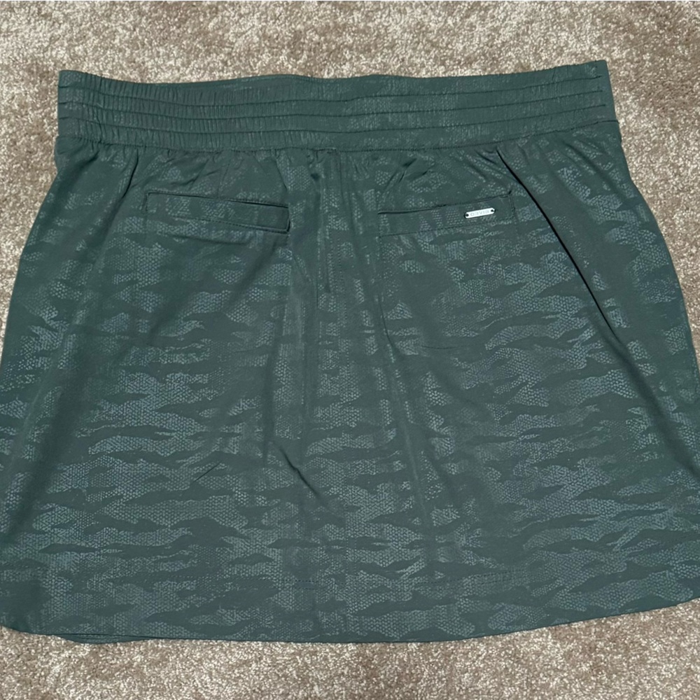 Orvis skort-army green with subtle print, xl, brand new